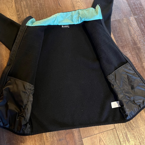 Cotopaxi zip up fleece - Picture 3 of 6